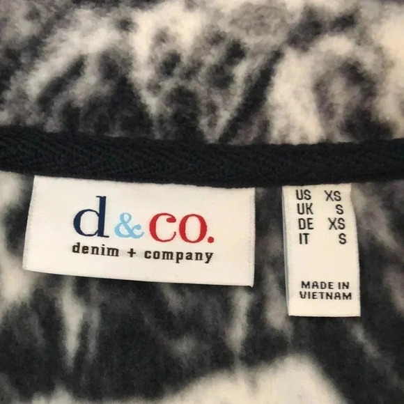 D&CO. 3/4 Zip Fleece Jacket - Picture 4 of 5
